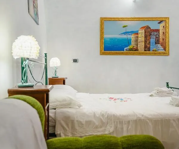 Il Cielo In Stanza Alojamento de Acomodação e Pequeno-almoço Scalea