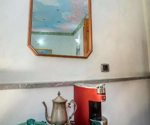 Alojamento de Acomodação e Pequeno-almoço Il Cielo In Stanza 4*